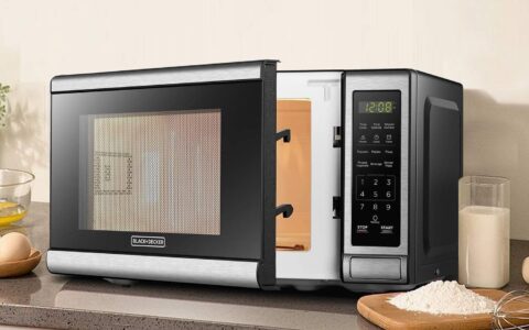 BLACK+DECKER EM720CB7 700瓦 0.7Cu.ft 数字不锈钢微波炉特卖+包邮！