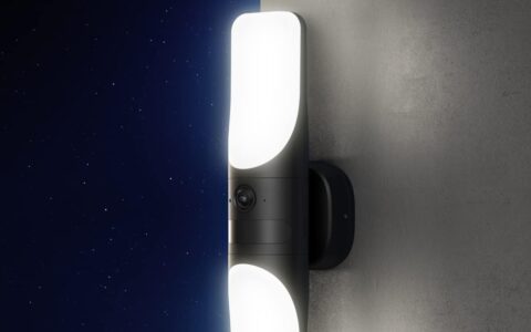黑五低价！eufy Security S100 有线一体式门廊灯/壁灯+摄像头特卖！AI智能照明侦测，2K高清 防风雨 彩色夜视