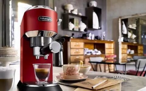 DeLonghi 德龙 EC685R Dedica DeLuxe 泵压式咖啡机特卖+包邮！2色可选！
