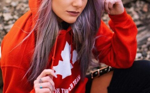 超低价！Crazy Dog Tshirts 加拿大枫叶 红色纯棉连帽衫清仓特卖！ 男女都能穿