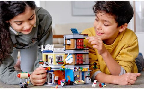 LEGO 乐高 31097 宠物店和咖啡厅排楼（969pcs）特卖+包邮！一盒三种玩法
