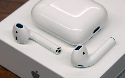 Apple 苹果 Airpods 无线耳机+无线充电盒 $189.99 限时特卖+包邮！