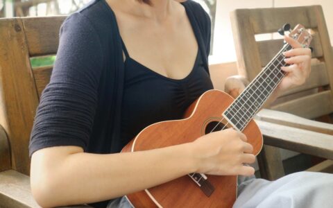 新低！Kona Guitars 标准 Ukulele 夏威夷小吉他特卖！