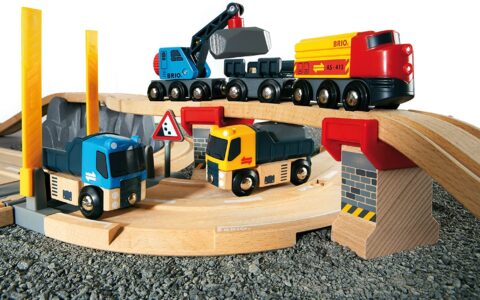 瑞典 Brio 木质轨道铁路和道路装货玩具套装特卖+包邮！