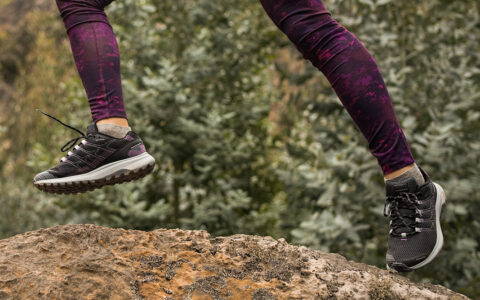 著名户外品牌  迈乐 Merrell 成人儿童防滑、耐磨、舒适运动鞋、登山鞋、凉鞋拖鞋、雪地靴等特卖！
