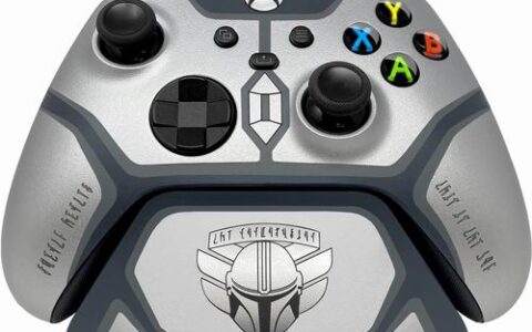 历史低价！雷蛇 Razer 限量版 星球大战 Mandalorian 无线 Xbox 游戏机手柄 带快速充电座特卖+包邮！ 12小时电池寿命，磁性安全充电