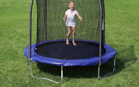 Skywalker Trampolines 8英尺圆形蹦床 带保护罩 特卖+包邮！