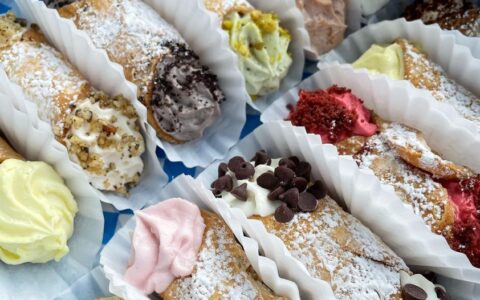 蒙特利尔意大利Lido咖啡馆 本周末免费送招牌甜点Cannoli