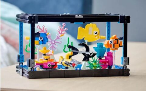 乐高LEGO 新品 31122 三合一鱼缸特卖+包邮！可拼搭成画架或藏宝箱