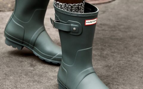 Hunter 官网最新特惠！精选正价新品成人儿童时尚雨靴、防雨衣、雨伞、背包等全部8折！