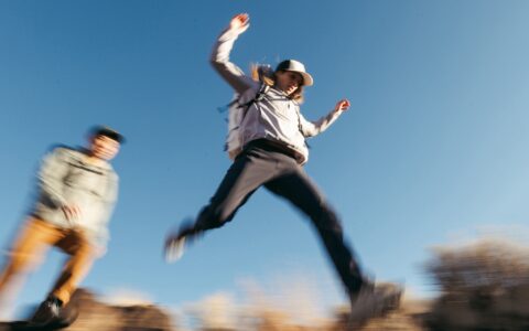 著名户外品牌 Mountain Hardwear官网夏日大促！精选正价男女户外服饰/装备等全部6折！清仓区低至3折！