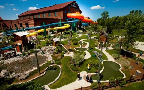 安省大狼屋水上乐园度假村（Great Wolf Lodge）家庭套房+门票 6.4折起特卖！可住6-7人