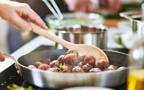 宜家 IKEA  请你吃饭，吃得越多 省的越多