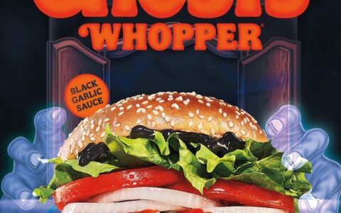 Burger King 汉堡王 万圣节主题的新汉堡限时供应，买一送一优惠！