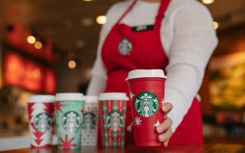 Starbucks 星巴克  免费送限量版红色节日杯子