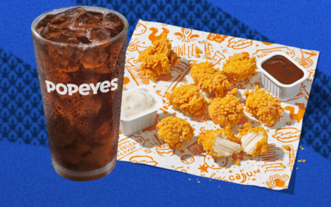 安省 Popeyes 多伦多枫叶队赢球时 买饮料免费送鸡块
