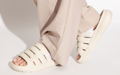 UGG SPORT YEAH 舒适轻便二合一 拖鞋/凉鞋 特卖+包邮！鞋带可拆卸！多个颜色和大小可选！