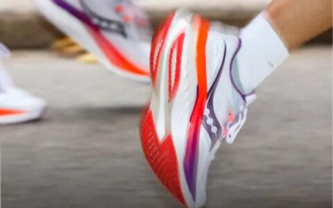 跑鞋界王者！索康尼 Saucony 官网闪促！精选热门跑鞋、运动鞋服、帽子、背包等低至4折+额外7.5折特卖！