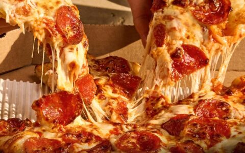 Domino's Pizza 限时特惠周：所有披萨全部半价