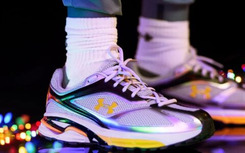 Under Armour 双11大促！ 成人儿童运动服、运动鞋 、帽子、包等低至4折+额外5折！
