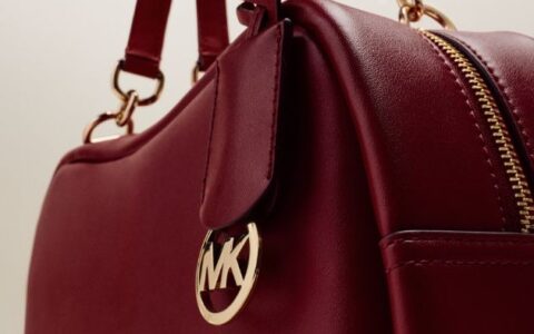 Michael Kors 官网大促！超多时尚手袋背包钱包卡包/服饰/靴鞋/配饰等低至1.8折+额外再8折！